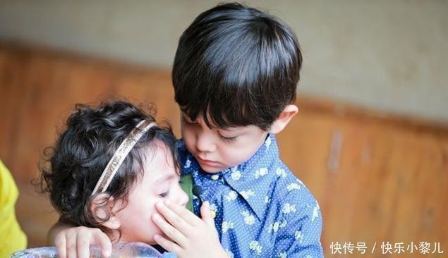 老大|9岁儿子拜托父母“生二胎”,在迎来两个妹妹后,儿子笑出不来了