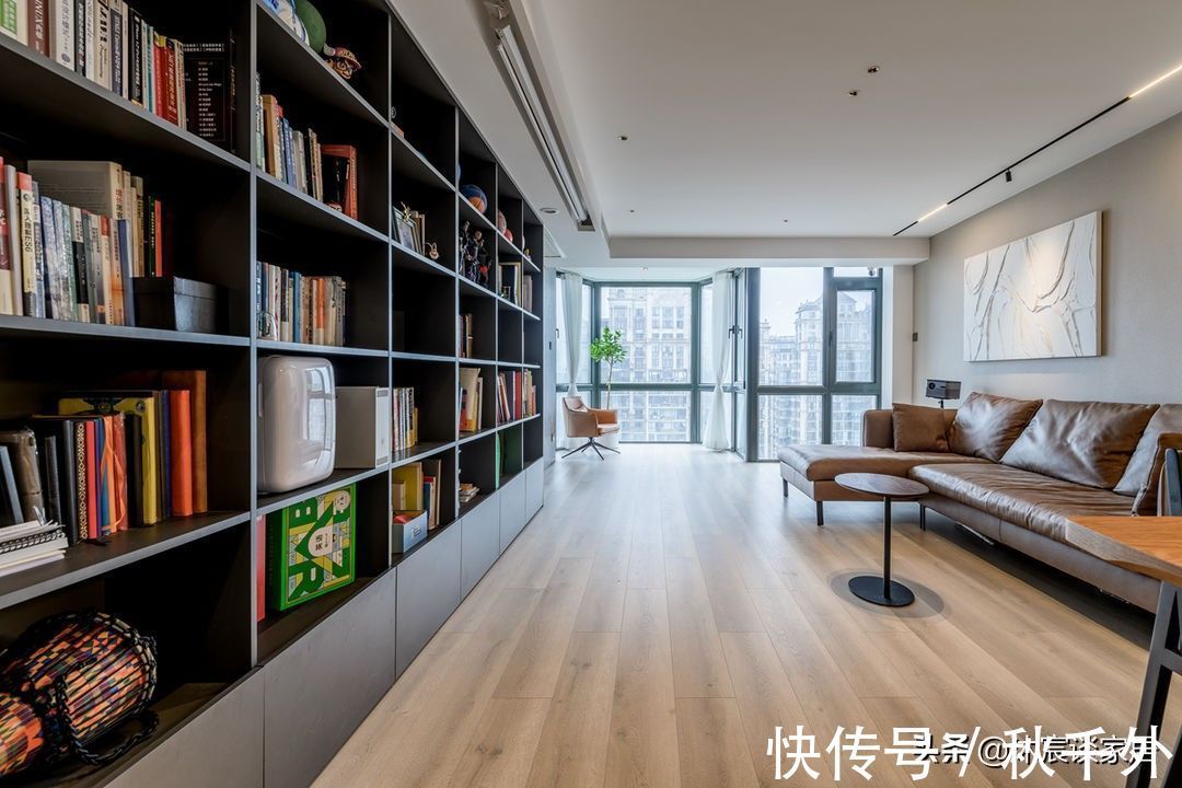 沐宸|越来越多年轻人选择客厅不装电视,还真别说,这样的家出彩又实用