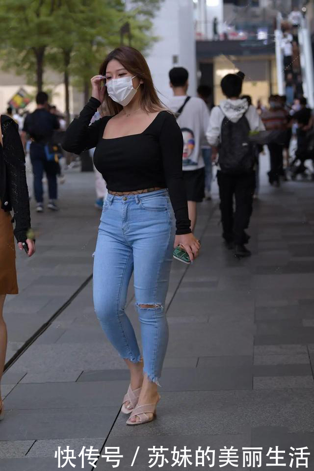 帮忙|有了牛仔裤的“帮忙”,让你的日常穿搭不再难,造型也轻松变好看