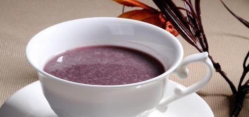 睡眠是免费的“补药”,失眠者,白开水加一物,沾床就睡,比药好