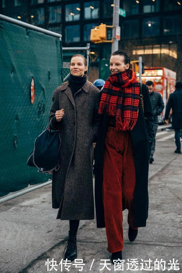 趋势|冬季围巾如何选抓住流行趋势选这3条,才显得高雅又年轻