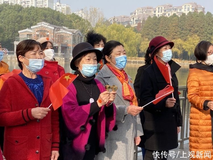  合唱团|金桥公园退休老人合唱团 15年坚持唱红歌