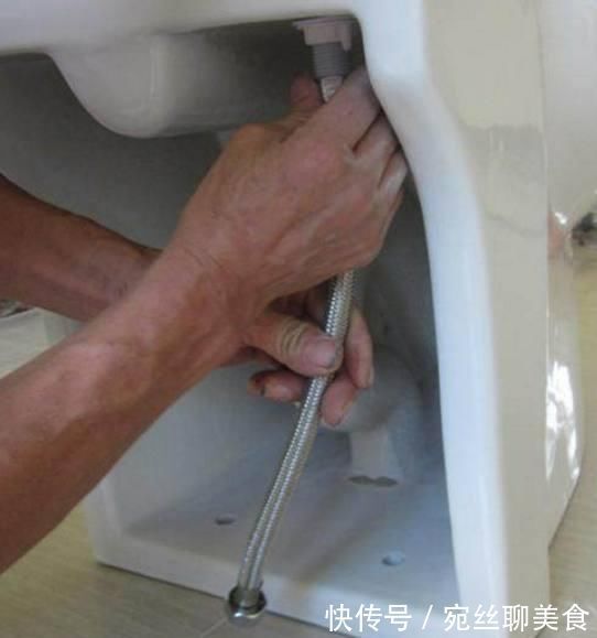麻烦事|卫生间若是没有装这玩意，赶紧让工人返工，难怪越住越臭！