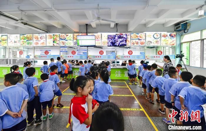 第一餐|湖北宜昌：中小学校园营养午餐正式开餐