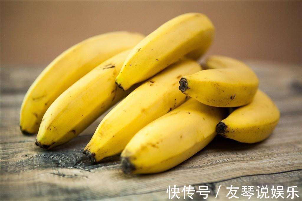 香甜可口|香蕉配上它,大肚子没了,失眠好了!女人不想满脸皱纹,可以试试