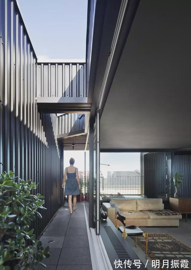 复式公寓|小夫妻搭建120平顶层复式公寓,公用的顶楼装得太漂亮,要拆吗?