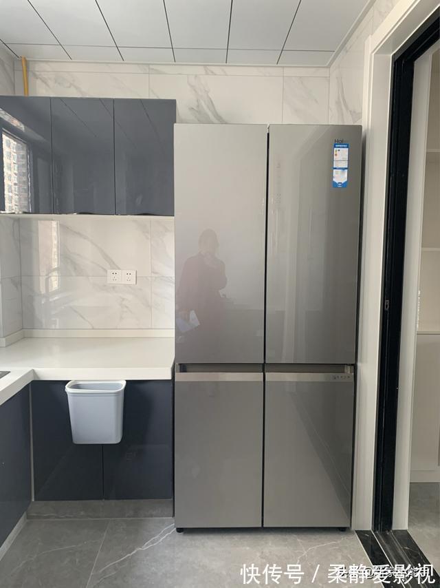 装修|她家装修花了12万,打造网红款电视墙,请木工师傅打柜子很喜欢