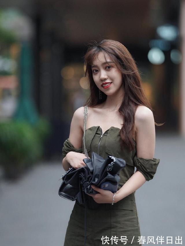 大气|自然随性的连衣裙穿搭更显大气时尚感，气质女生都爱穿，清凉大气