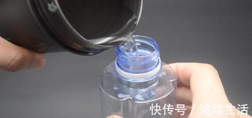 实用|塑料瓶上戳2个洞，放在家里特别实用，轻松省下不少钱，快试试吧