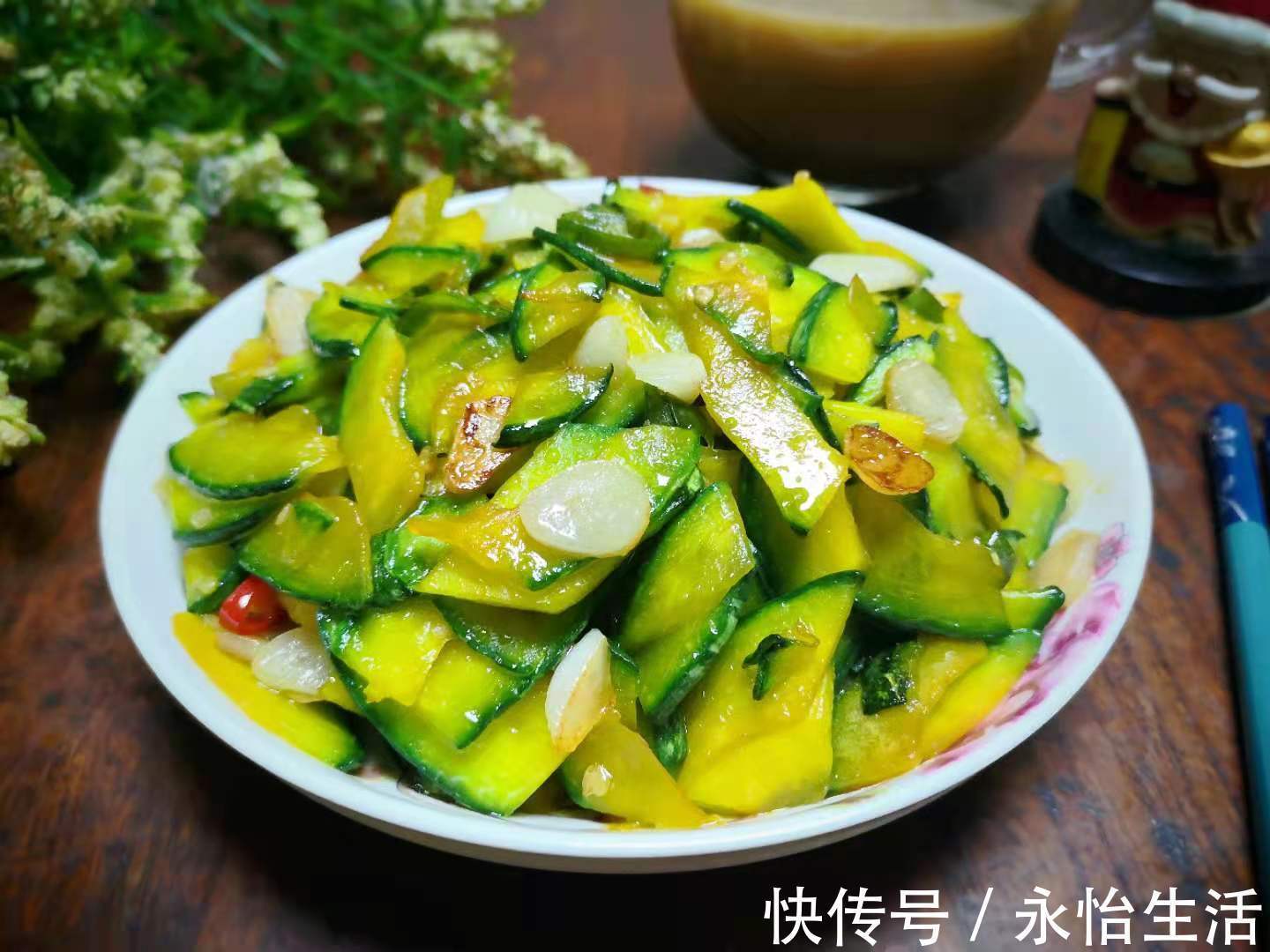 小面姨|夏天黄瓜丝瓜靠边站,多吃这瓜,明目解暑降三高,中老年人要多吃