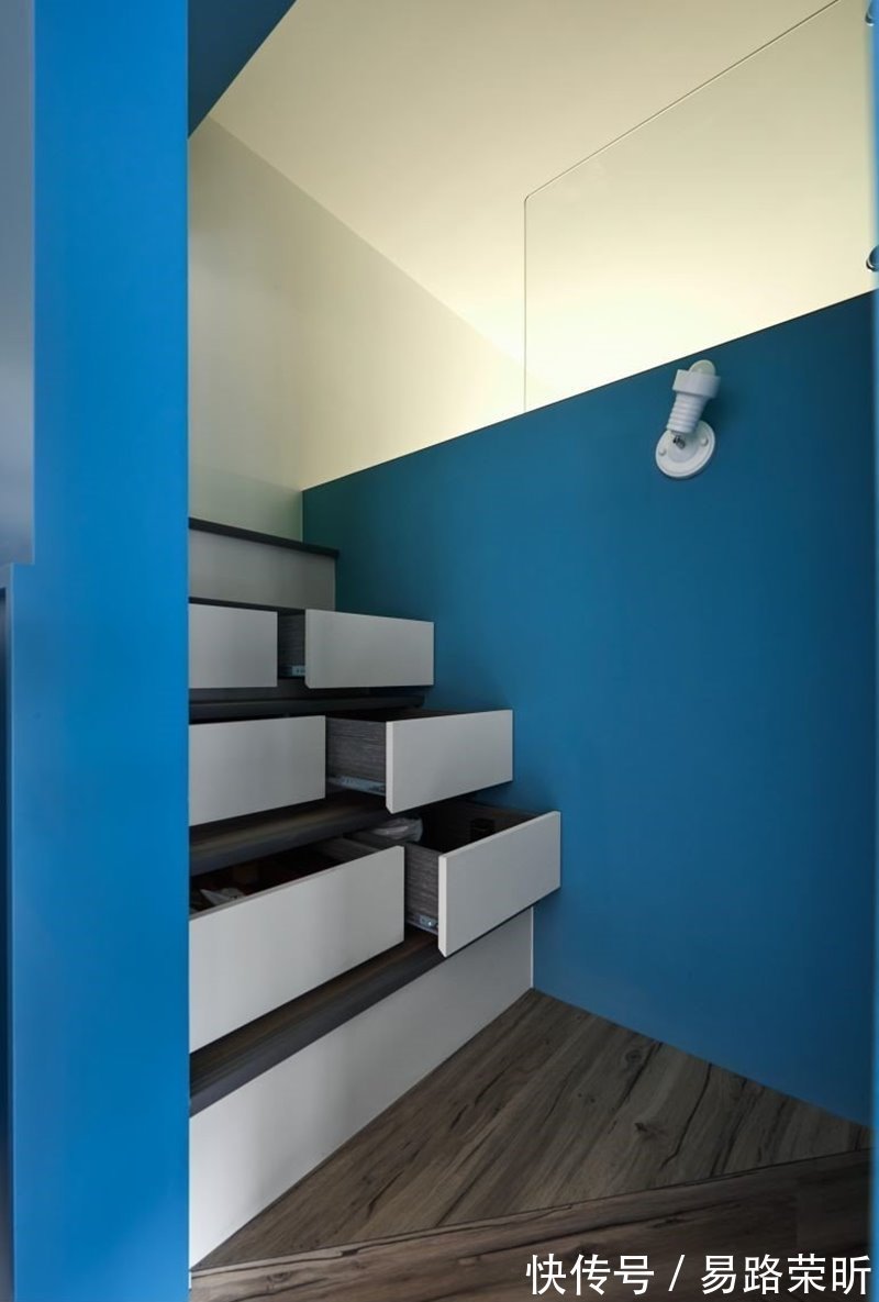 桌面|如何在有限空间中满足生活需求,同时还能住出宽敞空间感?