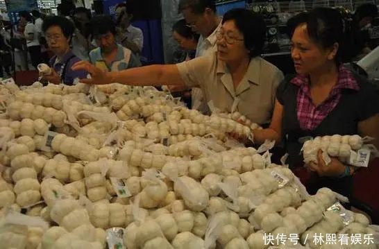 超市|为什么买回家的大蒜容易发芽,而超市里的不会发芽看完就懂了