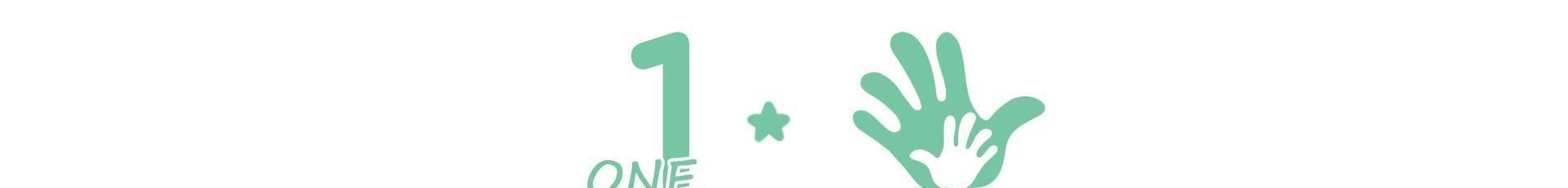 新生儿|刚出生的婴儿“心情好”,对大家“眨眼笑”,网友却喊话拍哭他