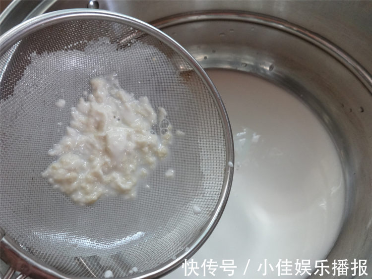 70岁婆婆教的凉皮做法，凉皮筋道还好吃，半个小时就搞定