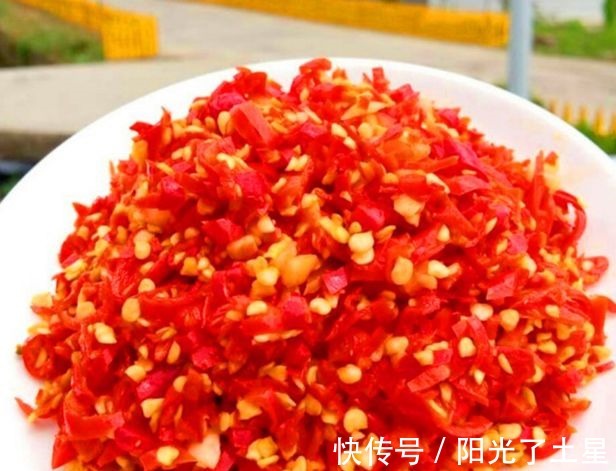 教你做剁辣椒，掌握2个比例，香辣咸鲜，拌啥都香，好吃无添加！