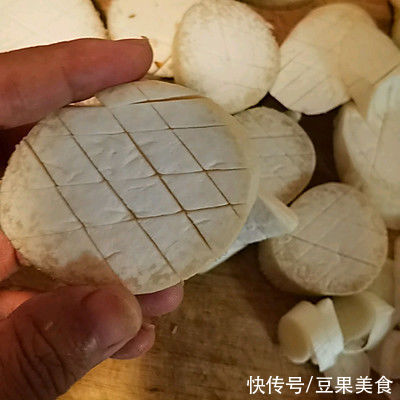 人气特色菜「素鲍鱼」红烧杏鲍菇，总有一款你所爱