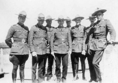 騎警|史上最強逃犯負重72斤跑得比狗還快,80年來真實身份成謎