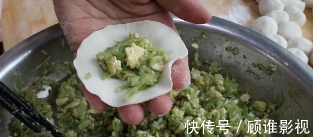 多汁|立秋后,这菜抓紧吃,被称“美人水”,与鸡蛋巧搭配,包饺子特香