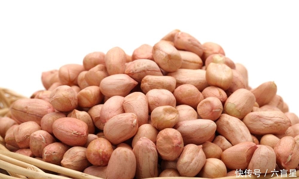 好处|每天吃花生对身体有三大好处,但这几种人不适合吃,你知道吗?