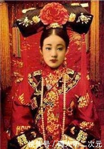 猴学|清朝老照片:少女珍妃露真颜,简陋的浴缸,猴学慈禧摸头!