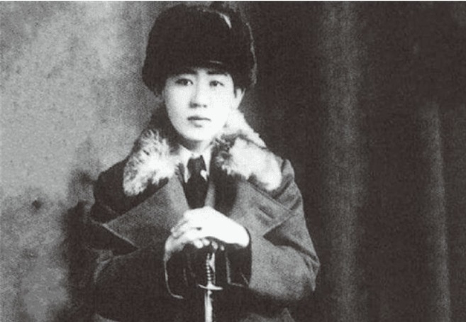 川岛芳子|她是川岛芳子的胞妹,隐姓埋名活到95岁,死前说出一皇家丑闻