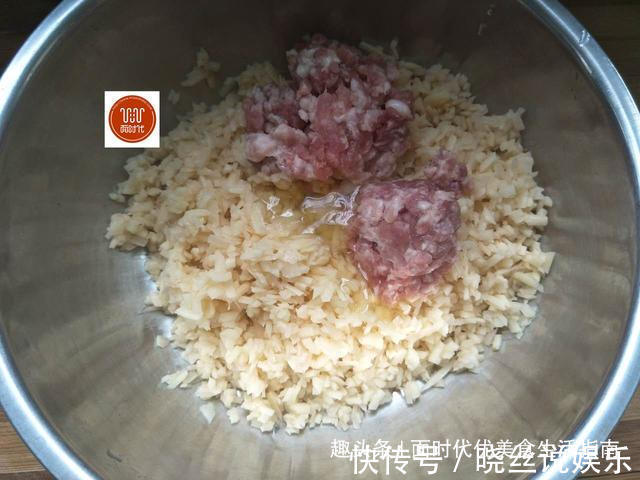 给孩子做一道简易小吃，焦香软糯，十分钟就出锅，儿子一连吃6个