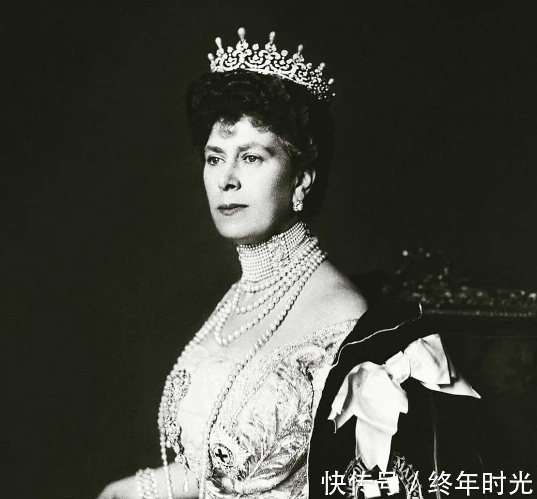 项链|玛丽王后厌恶儿媳,将28颗珍珠项链留给儿子,却依旧勒在她脖子上