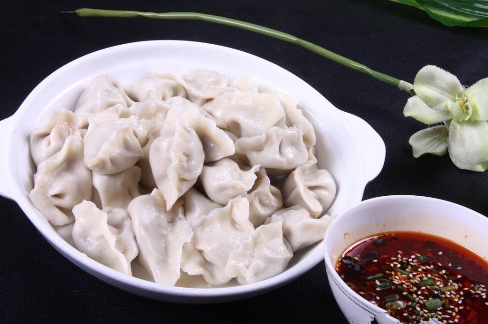 冬吃萝卜夏吃姜|做萝卜肉馅的饺子时，记住这1个技巧，萝卜味美不出水