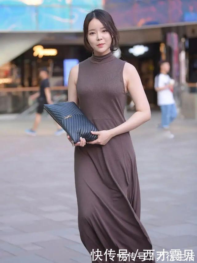 女性|连衣裙展现女性简洁气质,上身特别洋气