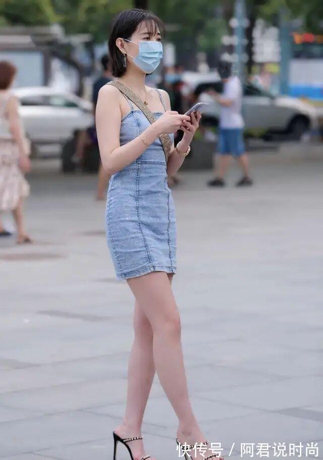 搭配|简洁利落的连衣裙穿搭几乎不会出错，轻松搭配出优越感，更有美感