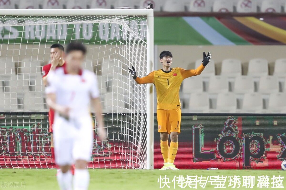 吴曦|3场丢6球!国足防守排12强赛倒数第二 从2-0到2-2到底发生了什么?