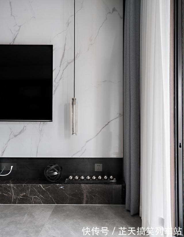 收纳|厨房别再贴瓷砖了,这种新型替代材料,看着高级还耐脏