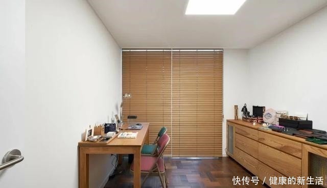 夫妻俩|别人装门位置他们家拆掉,玄关加门包成一间房,装修让人眼前一亮!