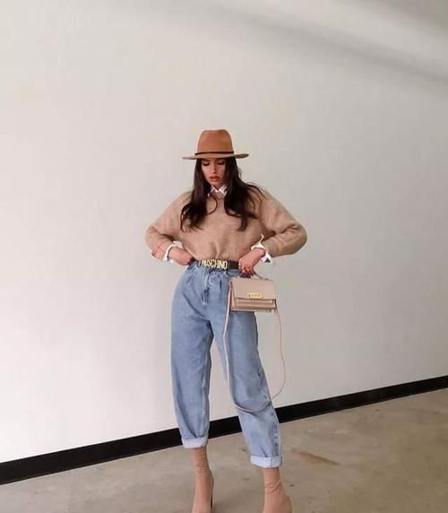 不论搭裙子还是穿裤子，一定要牢记“上下法则”，时髦不是问题