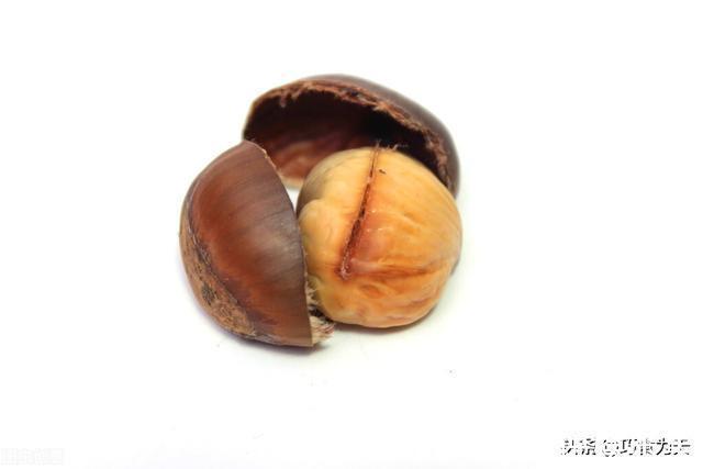 外壳|剥板栗的方法,2种方法,生板栗熟板栗都可以轻松剥掉外壳