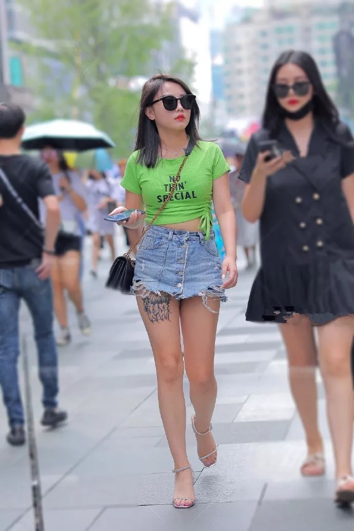 搭配|高跟鞋搭配裙子,穿出女性优雅浪漫气息