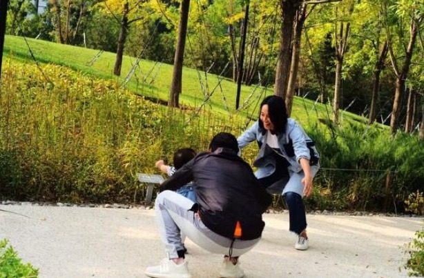 前夫|37歲朱丹看了前夫和現任周一圍的近照，簡直相差十萬八千里