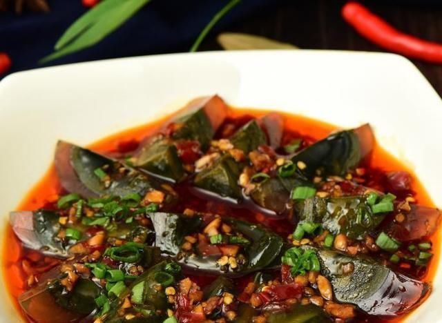 皮蛋|孕期再贪嘴,也别吃这种“蛋”,它是胎儿致畸的罪魁祸首之一!