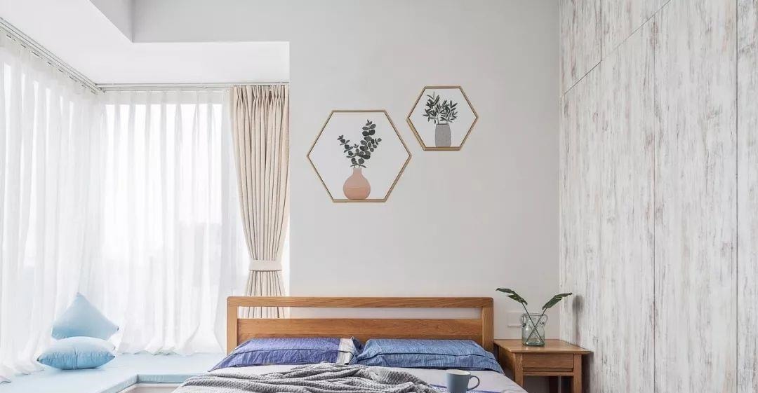 实用|卧室太小放不下床头柜?学学人家这样设计,比床头柜还实用!