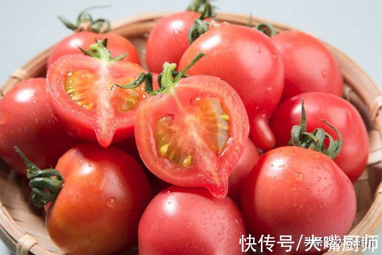 如何辨别“激素西红柿”？老菜农：看一个地方就知道，别再买错了
