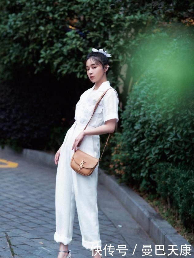 王鸥|脸上有这3个“特征”的女生,尽量别披头散发了,露出五官更女神