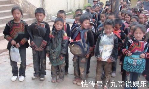 自信|两个穷人家的“自制书包”扎心了:一个让娃自信,一个让娃自卑