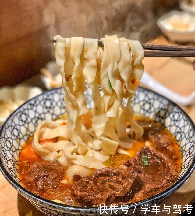 你饿不饿，饿了就去吃面啊