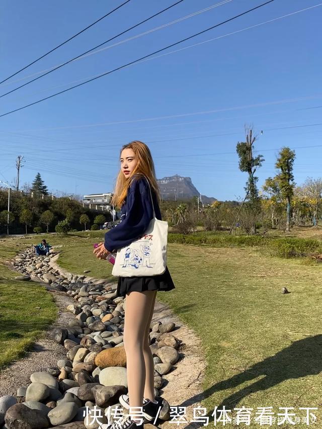 小姐姐|时尚穿搭裙装小姐姐的魅力