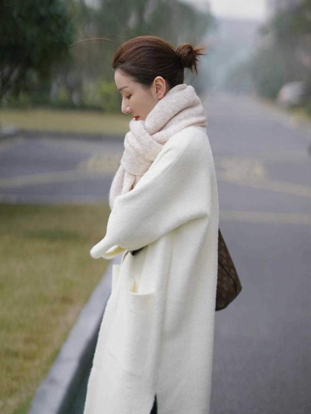 穿搭|才是真正的宝藏穿搭,一件打底衫的多种风格,时尚感太强了