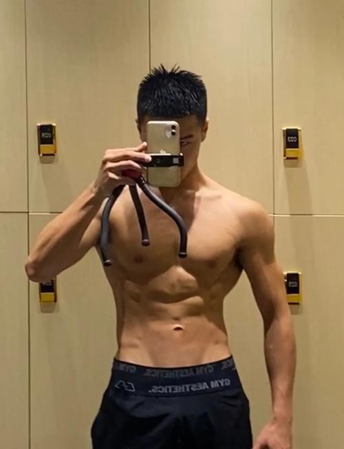身材|174cm的肌肉爷们看起来像180,这身材简直绝了