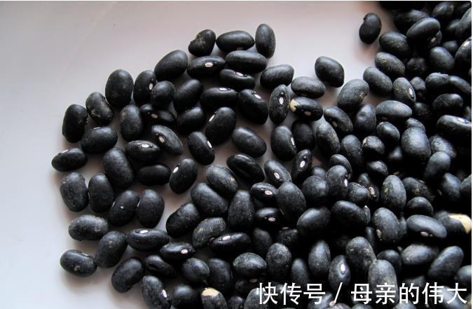 功效|常吃黑豆的5大养生功效,补药一堆不如黑豆一把!