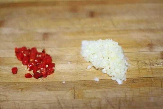 茄子照这么做，又省油又好吃，零厨艺也一学即会！