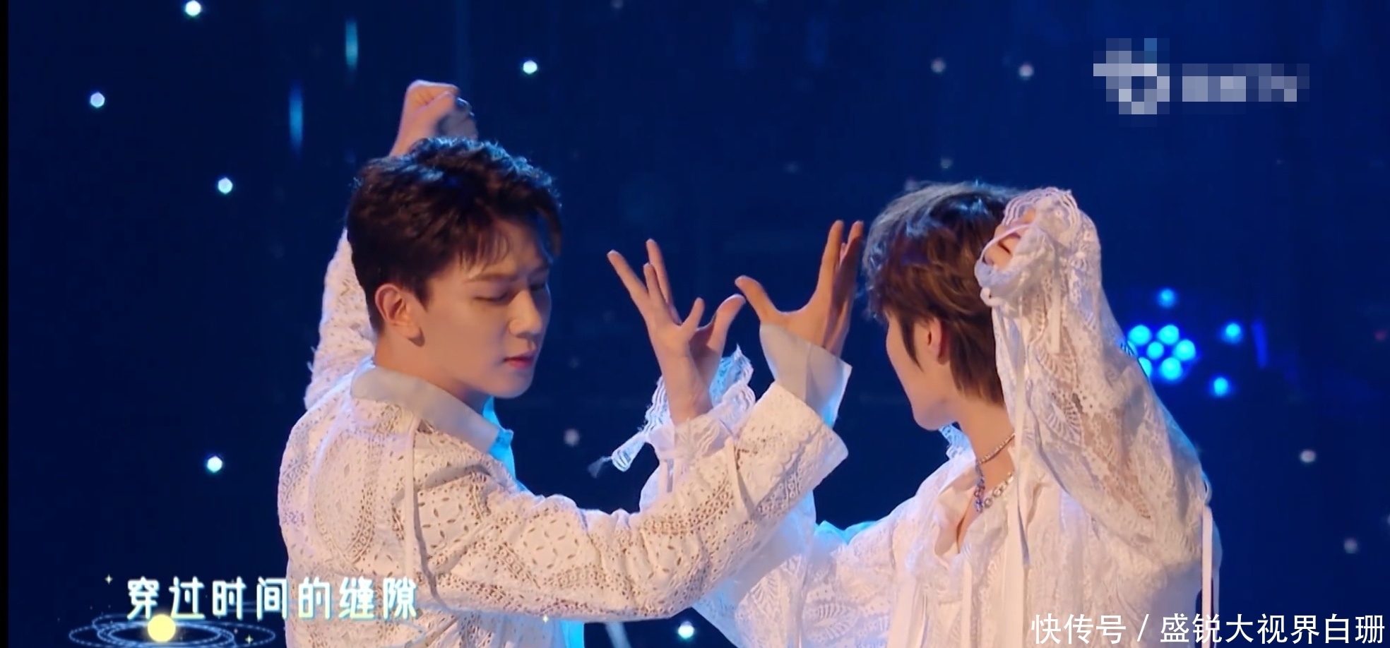 夏之光刘也赤脚跳舞,得到张艺兴的高度称赞,作为十二真是骄傲