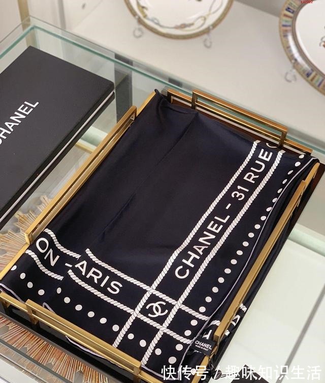 印花 香奈儿围巾款式!